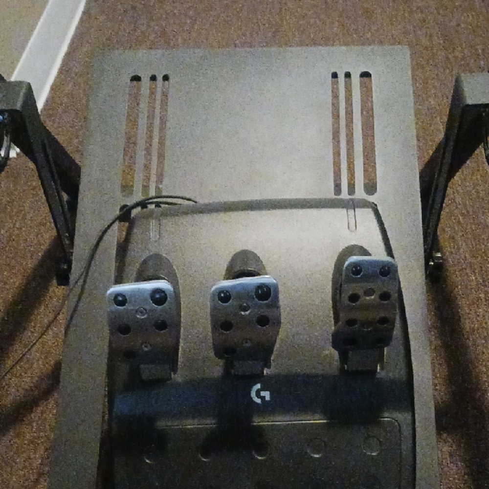 Logitech Racing Wheel and Pedals Set - Picture 3 of 5